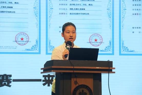 电脑前的人
AI 生成的内容可能不正确。