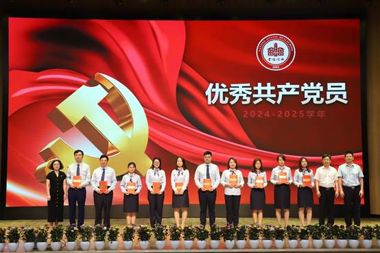 图片包含 游戏机, 食物
AI 生成的内容可能不正确。