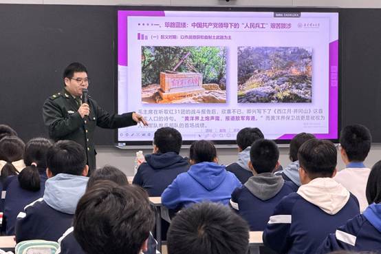 一群人正在听演讲
AI 生成的内容可能不正确。