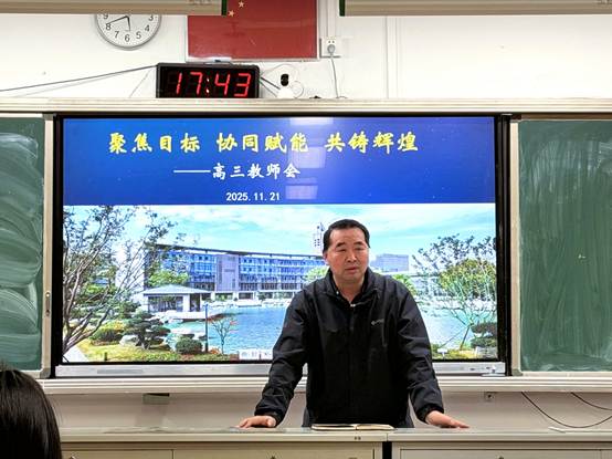 男人和女人在窗户前
AI 生成的内容可能不正确。