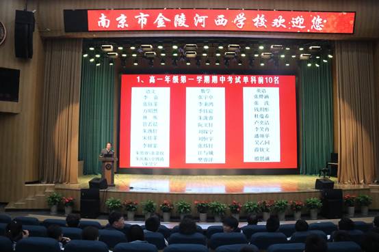 图片包含 室内, 建筑, 大, 房间
AI 生成的内容可能不正确。