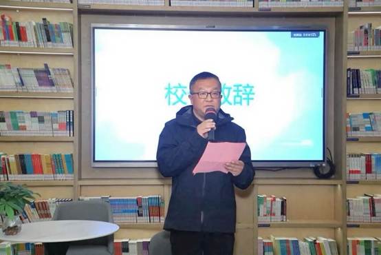 人在电视前
AI 生成的内容可能不正确。