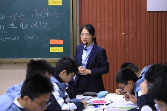 һȺ����̨���ݽ�

AI ���ɵ����ݿ��ܲ���ȷ��