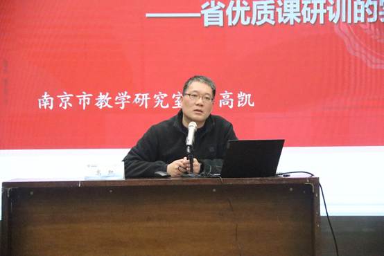 �����������˵���Ƭ��д����

AI ���ɵ����ݿ��ܲ���ȷ��