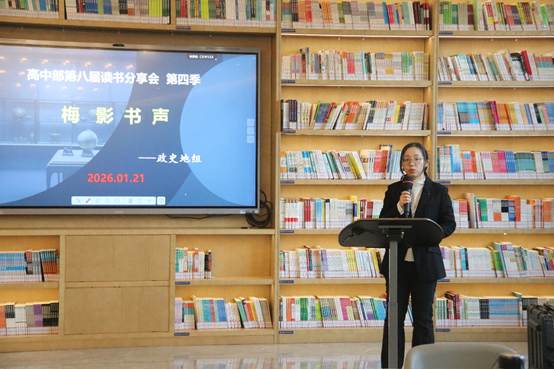 书架上有电视
AI 生成的内容可能不正确。